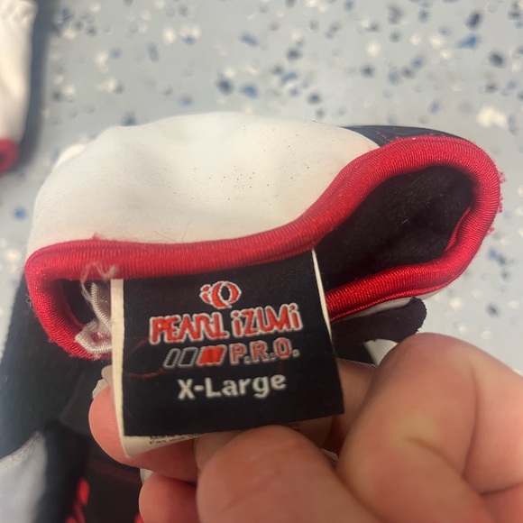 Pearl Izumi Black and Red Cycling Gloves - size XL - Picture 3 of 3